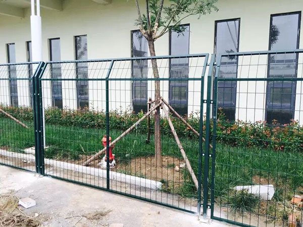 锌钢护栏加工